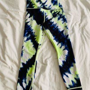 Athleta tye dye 7/8 leggings